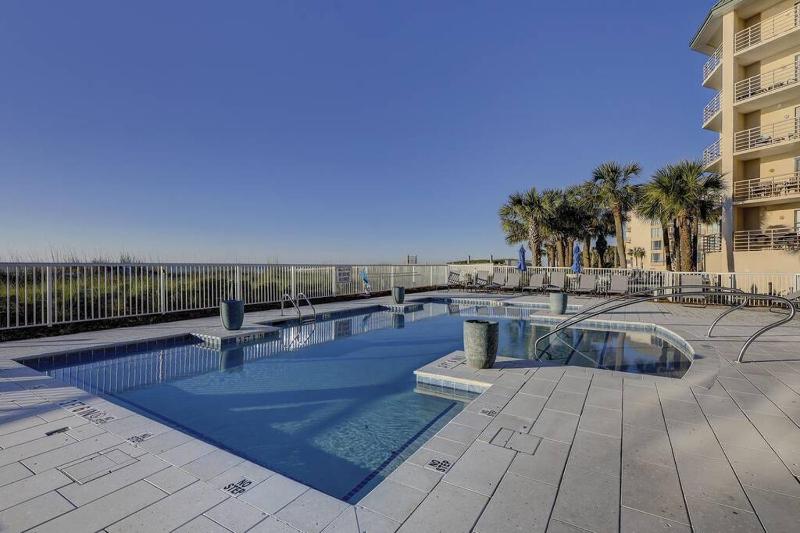 Wonderful Luxury Updated Villamare with Pool Bikes & Beach Gear included - image 16