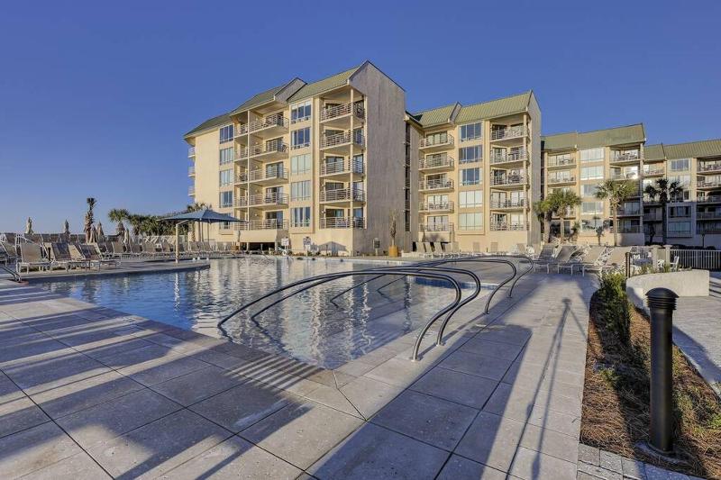 Wonderful Luxury Updated Villamare with Pool Bikes & Beach Gear included - image 9