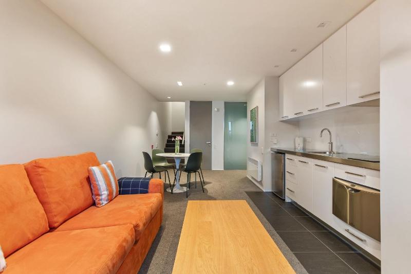 Top of the Lake Apartment - image 3