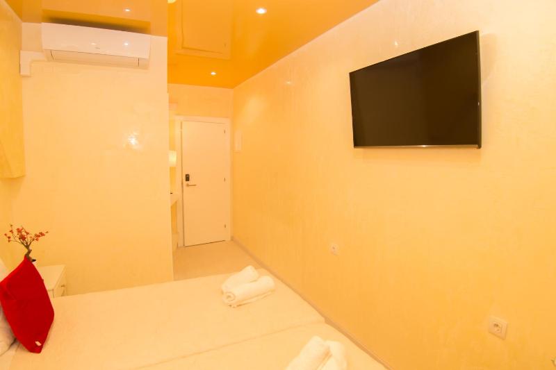 Superior Double or Twin Room with City View image 3