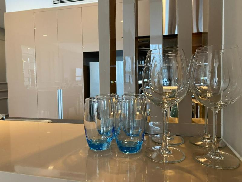 Luxurious Ocean View Suites - My Khe Beach Front - Hinata Apartment - image 2