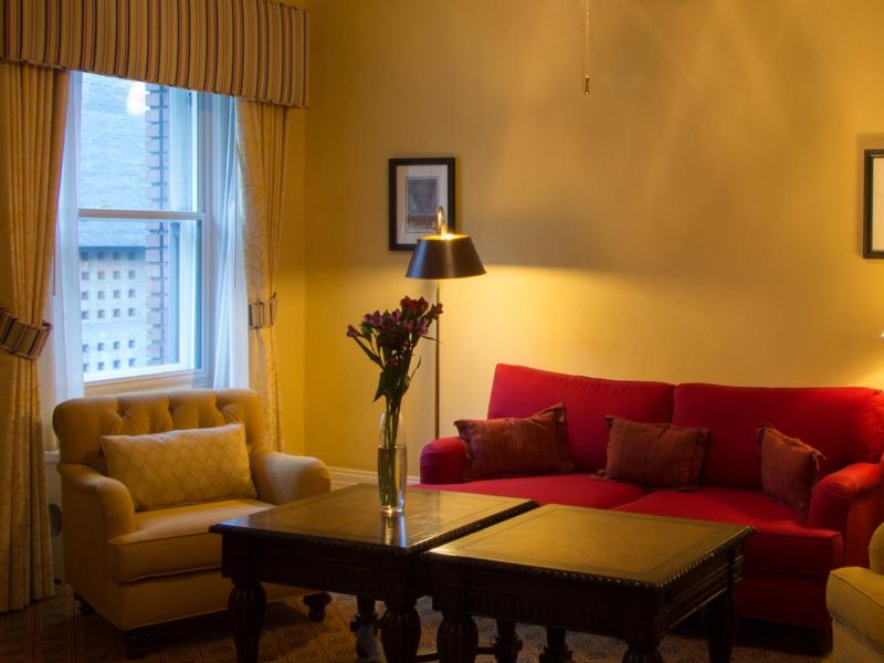 Queen Suite image 4