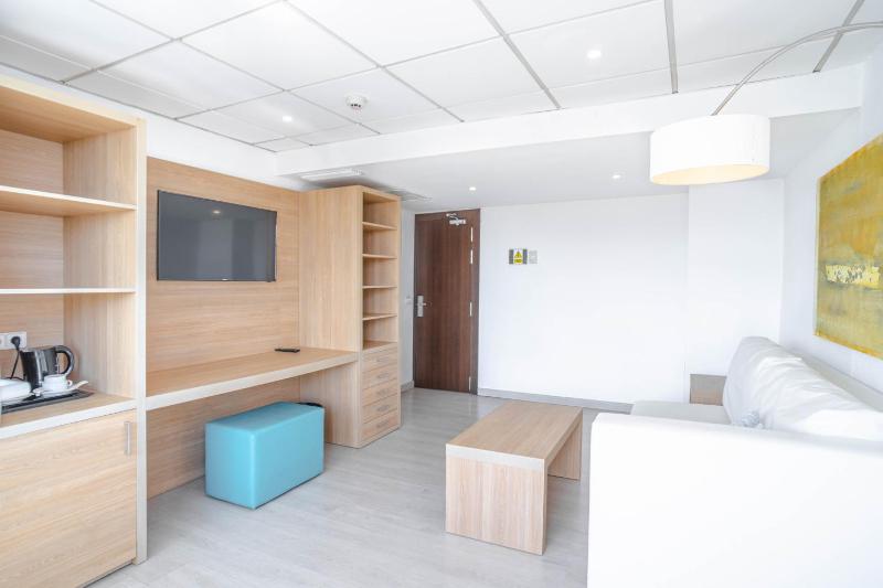 Junior Suite with Mountain View image 4
