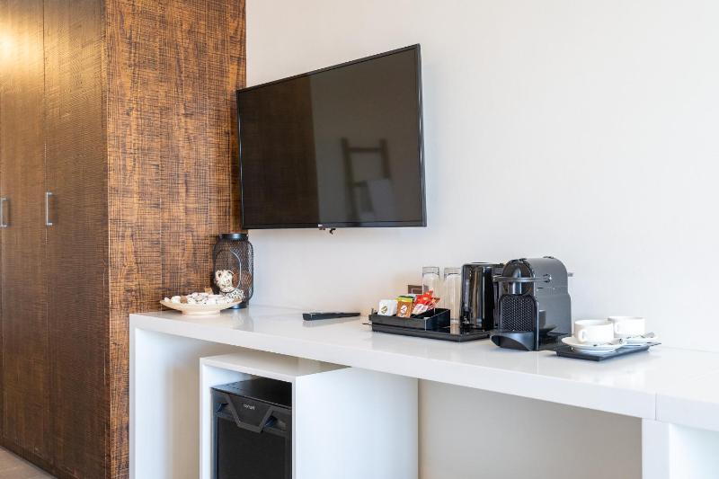 Large Double Room image 3