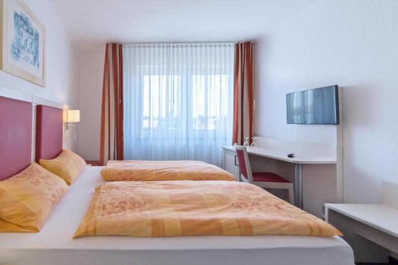 Double Room with Private External Bathroom image 4