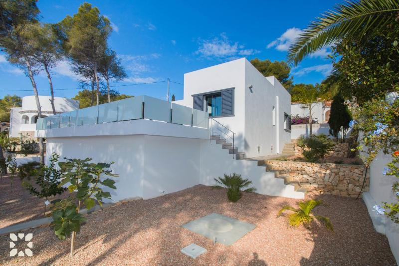 Villa Mirlo Blanco by Abahana Villas - image 9