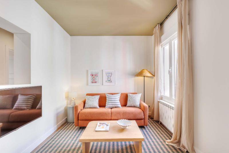 Three-Bedroom Apartment IV image 4