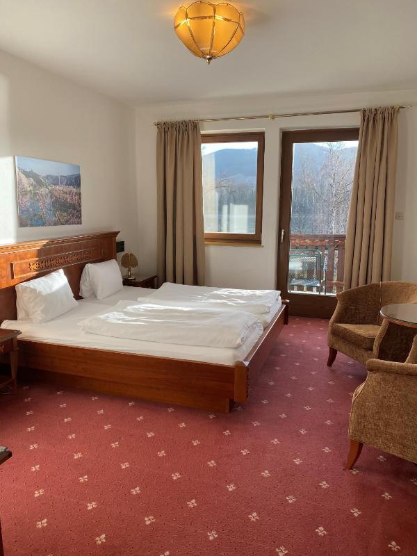 Budget Double Room image 4