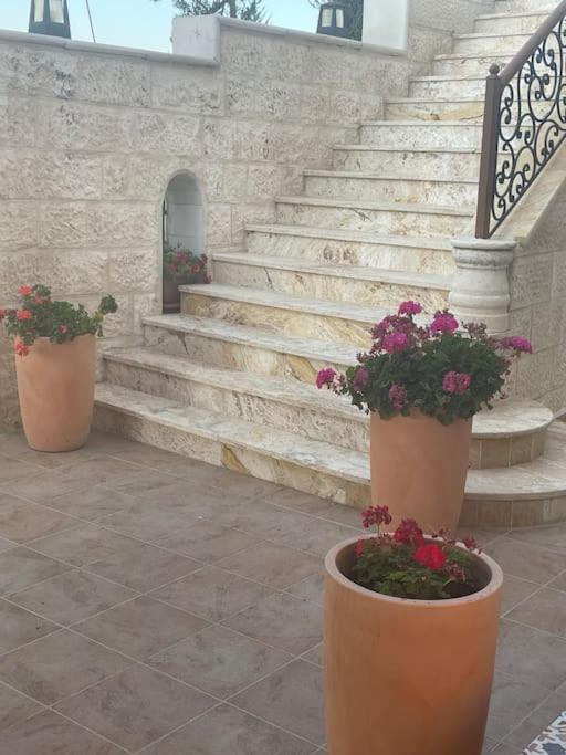Sunset Balcony Retreat - Spacious and Comfortable 2 Bedrooms 2 Bathrooms - image 10