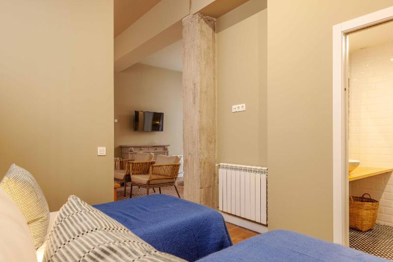 Two-Bedroom 2 bathrooms with Patio II image 4