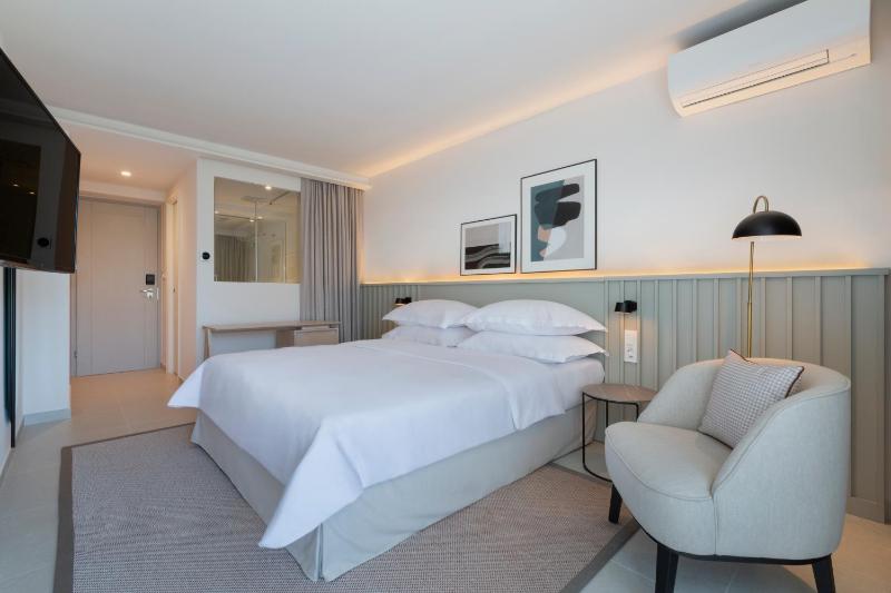 Standard Double or Twin Room with Balcony image 3