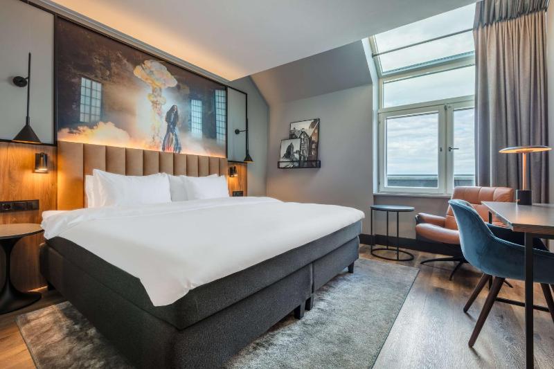 Premium Room with Skyline View image 1