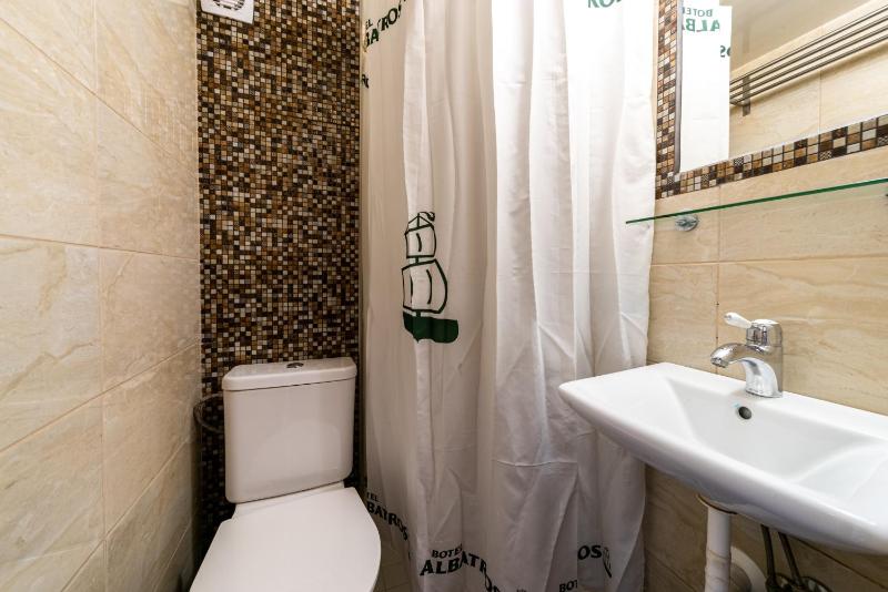 Standard Double Room image 4