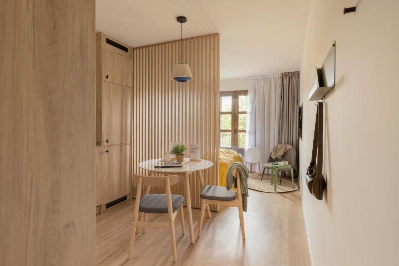 Studio with Balcony image 1