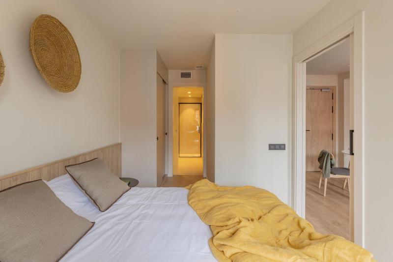 One-Bedroom Apartment image 3