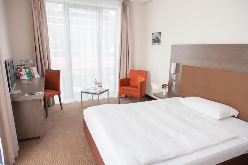 Standard Double Room image 1