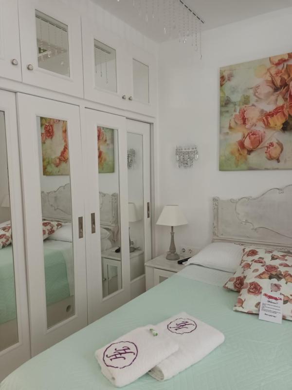 One-Bedroom House image 1