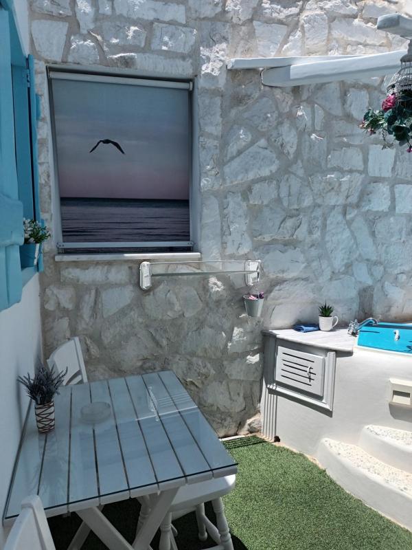 One-Bedroom House image 3