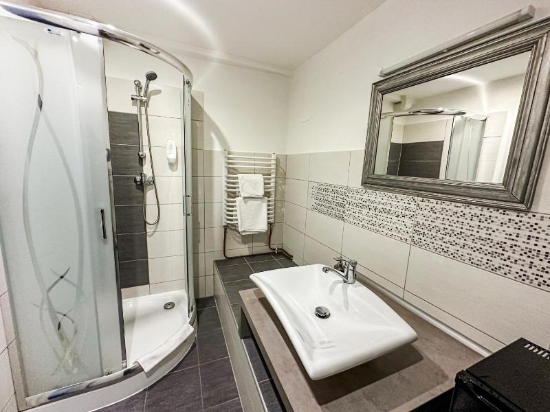 Single Room image 4