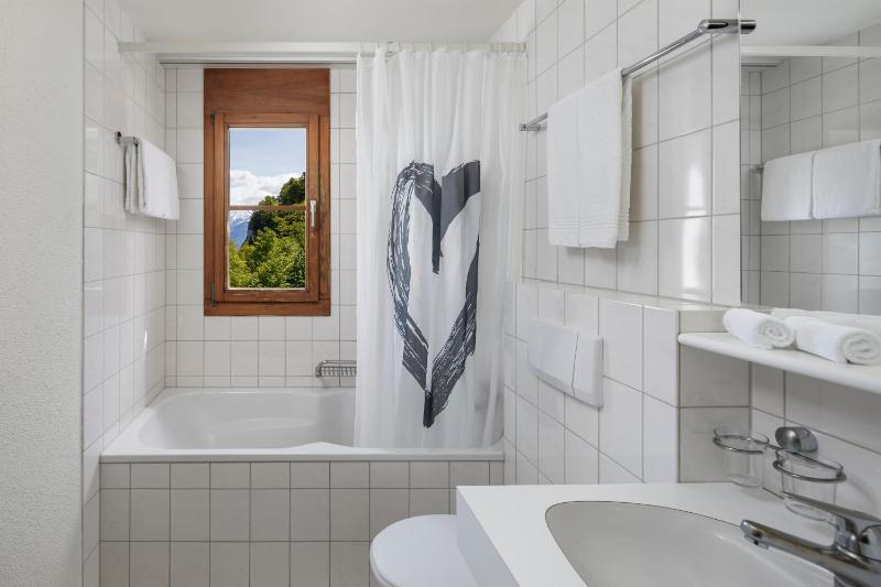 Double Room with Lake View image 3
