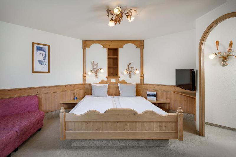 Double Room image 2