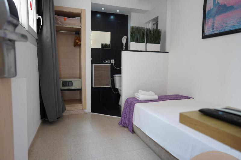 Single Room - Annex Building image 4