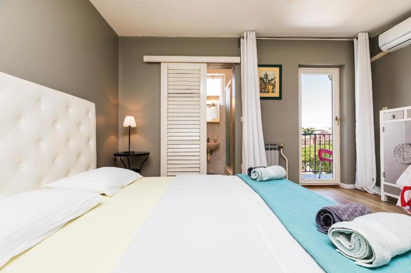Alaburic rooms & apartment - image 42