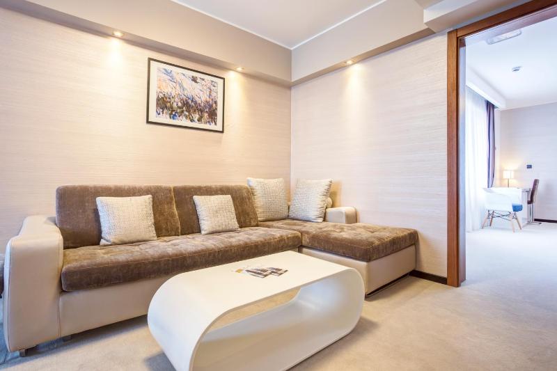 One-Bedroom Suite image 1