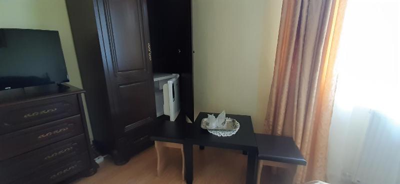 Double Room image 4