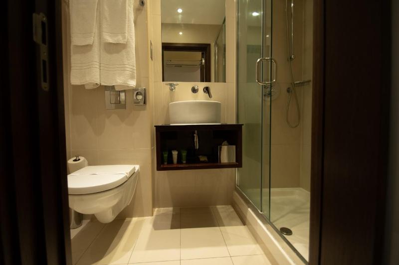 Standard Triple Room image 2