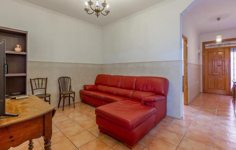 3 Bedroom Beach Front Home In Santa Pola - image 13