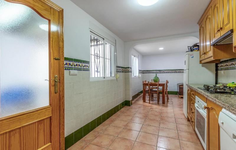 3 Bedroom Beach Front Home In Santa Pola - image 22