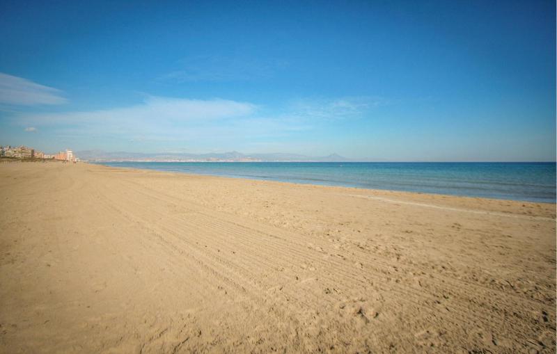 3 Bedroom Beach Front Home In Santa Pola - image 20
