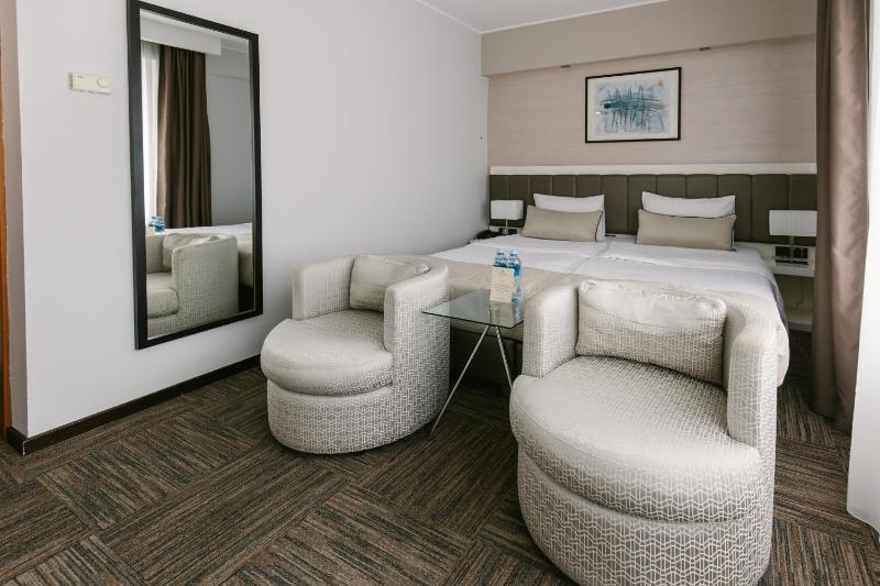 Superior Double or Twin Room image 4