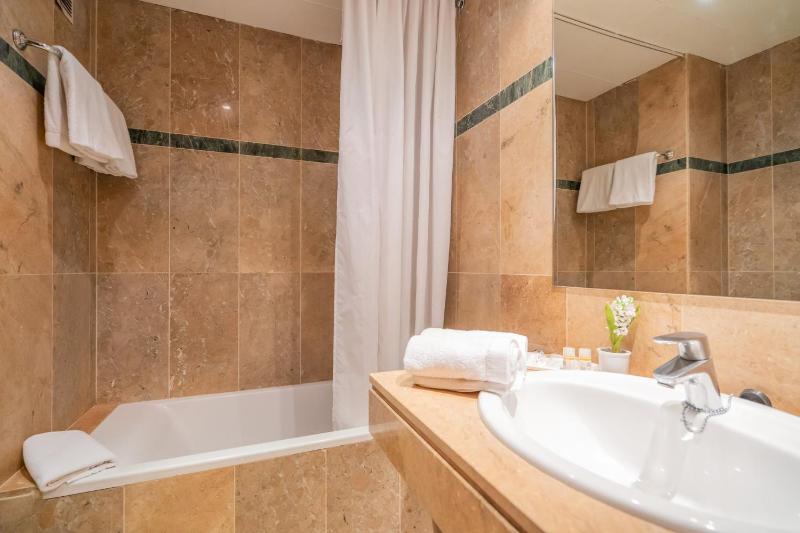 Superior Double Room image 2