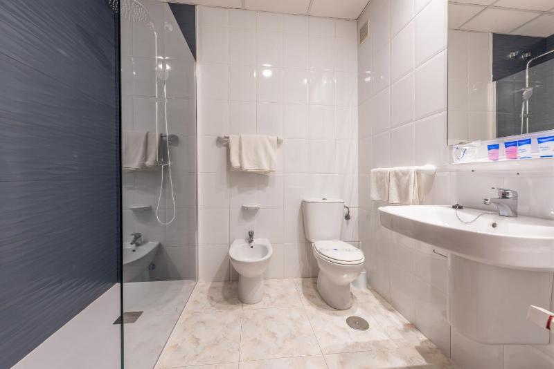 Double or Twin Room image 2
