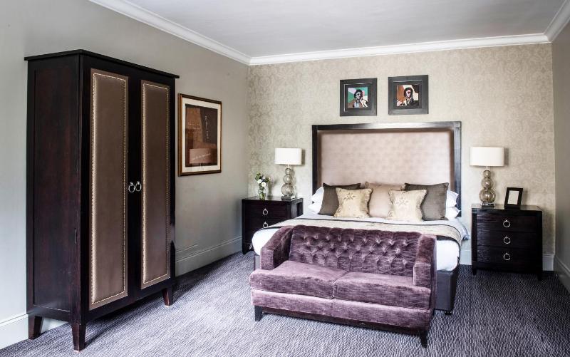 Deluxe Double Room image 4