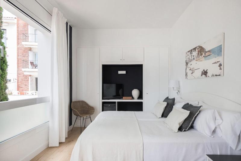 Standard Double or Twin Room with Terrace image 4
