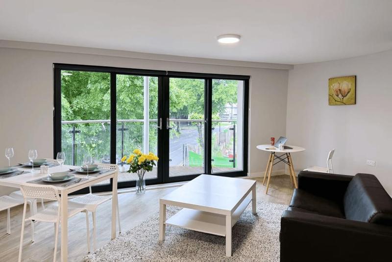 Manor Park Court in Coventry - image 10