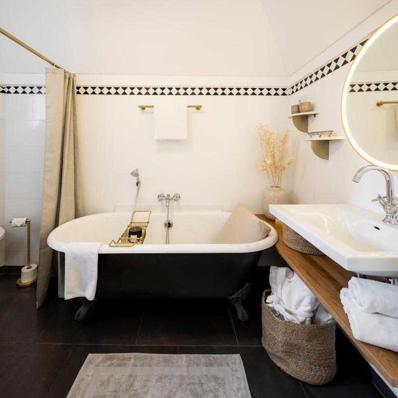 King Suite image 2