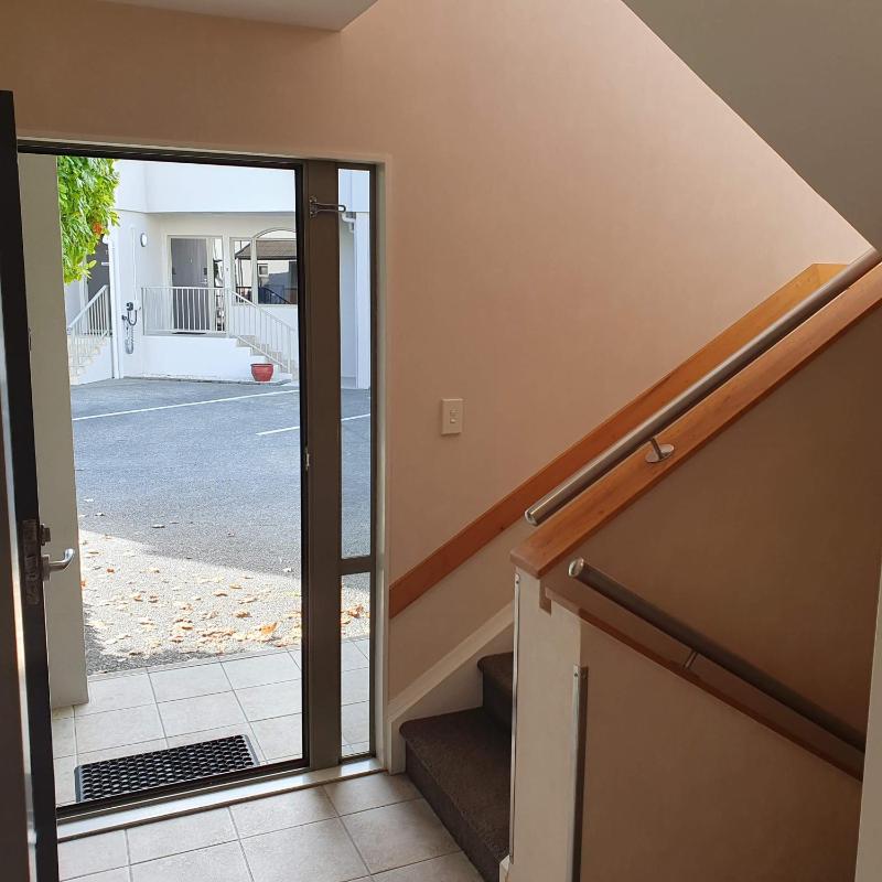 Midtown Tui Villa - Taupō Central Holiday Unit - image 2
