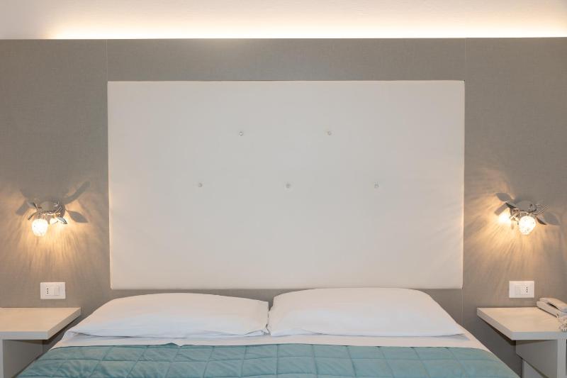 Double or Twin Room with Balcony image 3