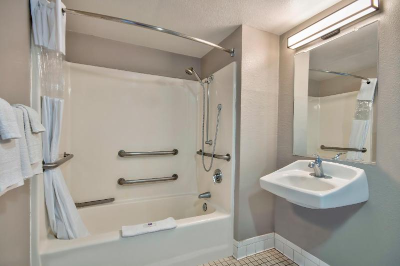 Double Room - Disability Access image 3