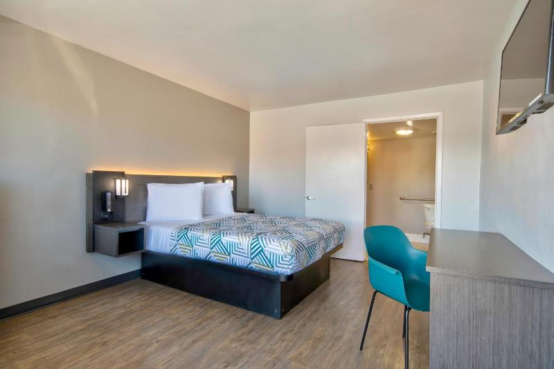 Double Room - Disability Access image 2
