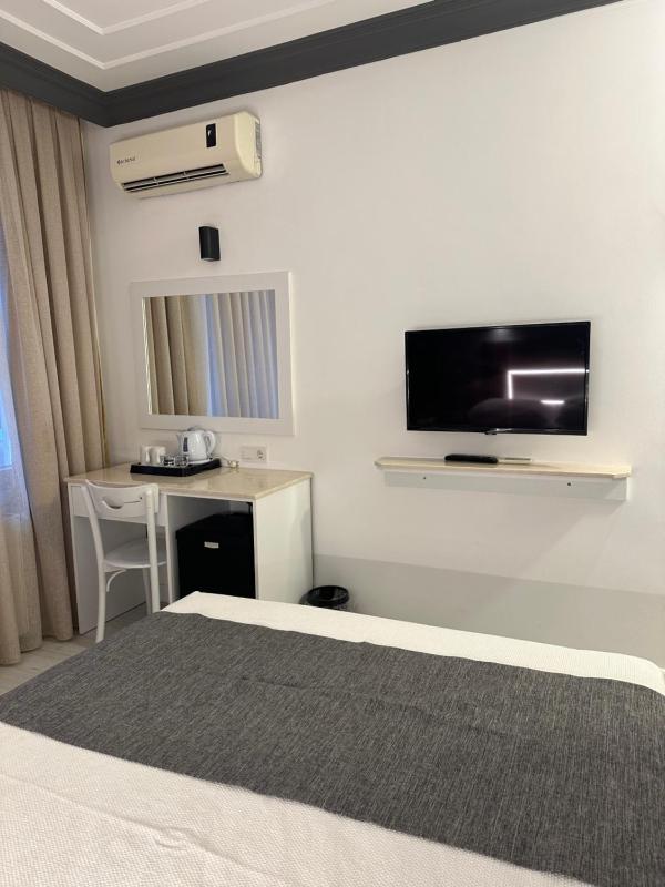 Single Room with Shower image 2