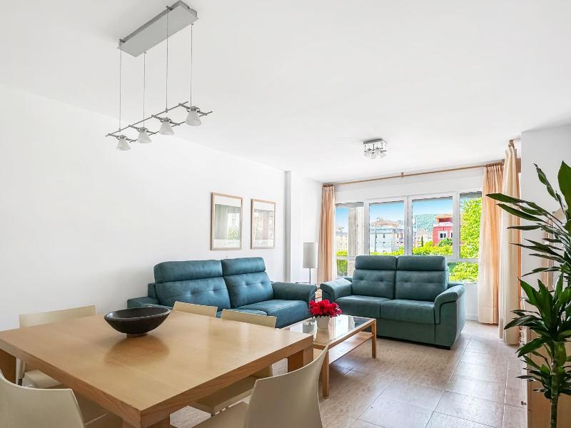 Apartment with Balcony (4-6 Adults) image 1