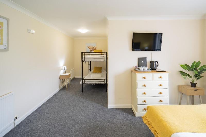 Superior Family Room image 1