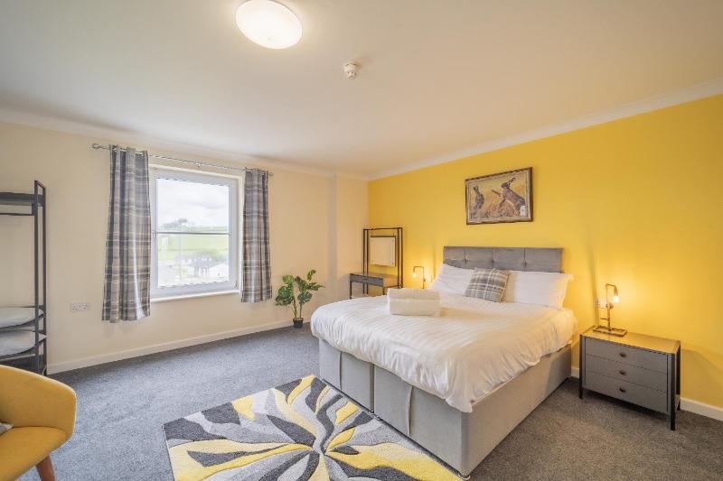 Superior Twin Room image 3
