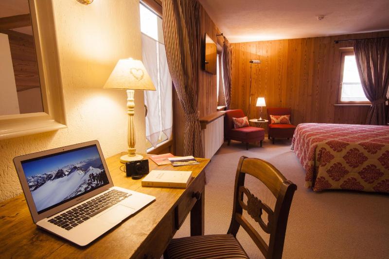 Quadruple Room image 2
