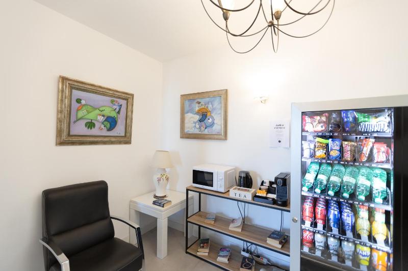 Double or Twin Room image 3